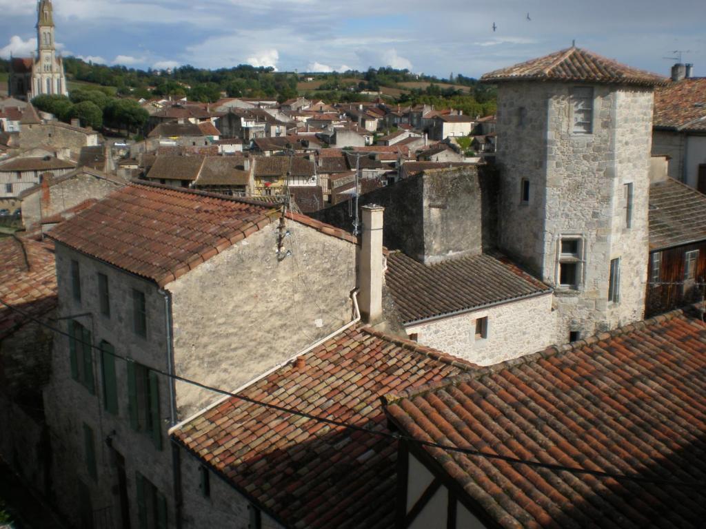 Chambre d'Hôtes La Tour de Brazalem Nérac Exterior foto
